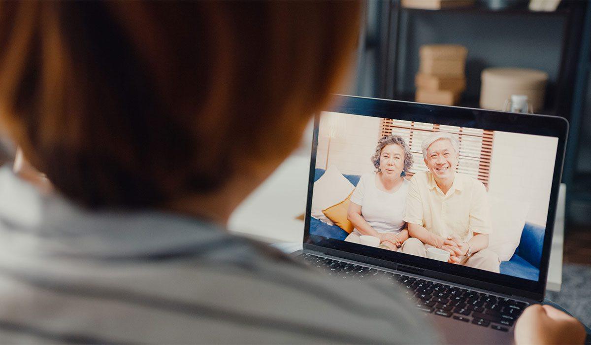 Why You Should Monitor Elderly Parents Who Live Alone